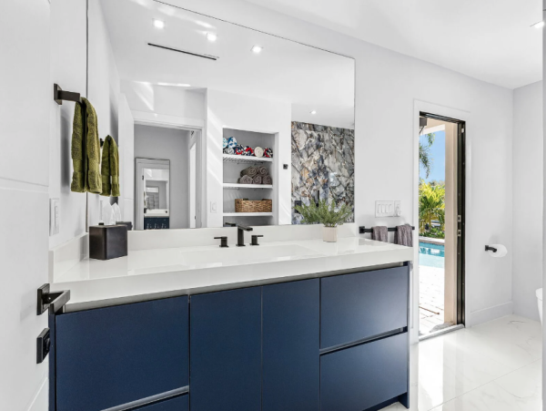 Ultimate Cape Coral Getaway - Luxury 3-Bedroom Pool Home